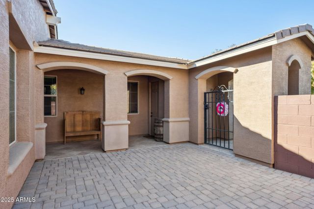 401 W BASSWOOD Avenue, San Tan Valley, AZ 85140