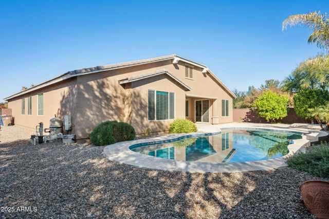 401 W BASSWOOD Avenue, San Tan Valley, AZ 85140
