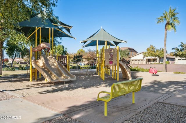 401 W BASSWOOD Avenue, San Tan Valley, AZ 85140