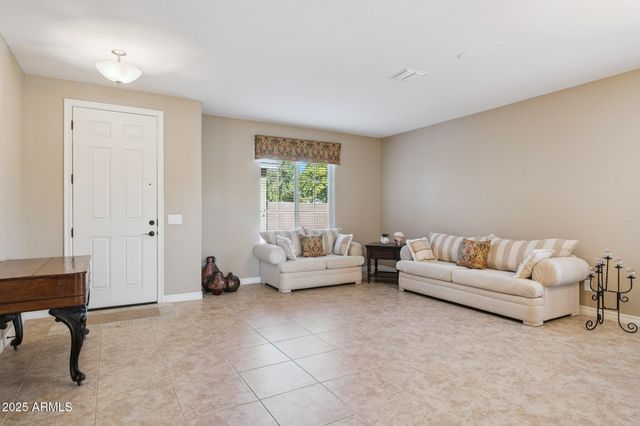 401 W BASSWOOD Avenue, San Tan Valley, AZ 85140