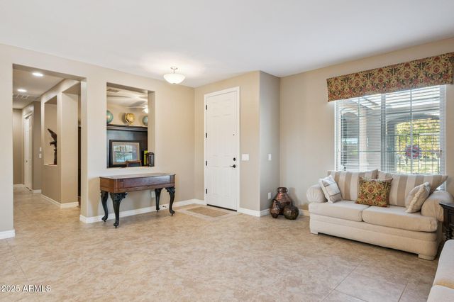 401 W BASSWOOD Avenue, San Tan Valley, AZ 85140