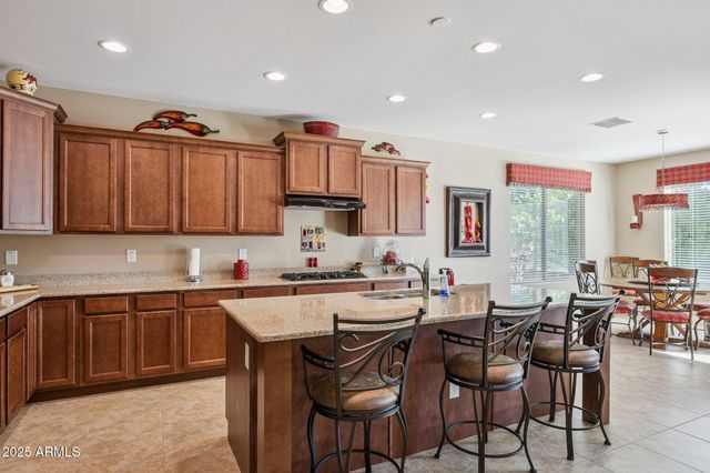 401 W BASSWOOD Avenue, San Tan Valley, AZ 85140