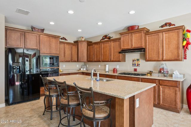 401 W BASSWOOD Avenue, San Tan Valley, AZ 85140