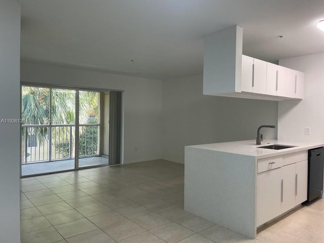 430 S Park Rd 3-305, Hollywood, FL 33021