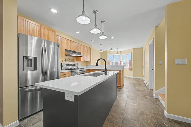 6 General Court 6, Grantham, NH 03753