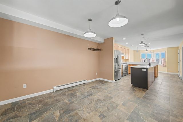 6 General Court 6, Grantham, NH 03753