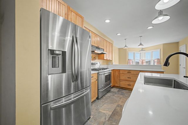 6 General Court 6, Grantham, NH 03753