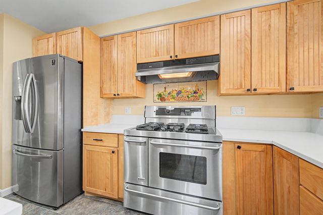 6 General Court 6, Grantham, NH 03753