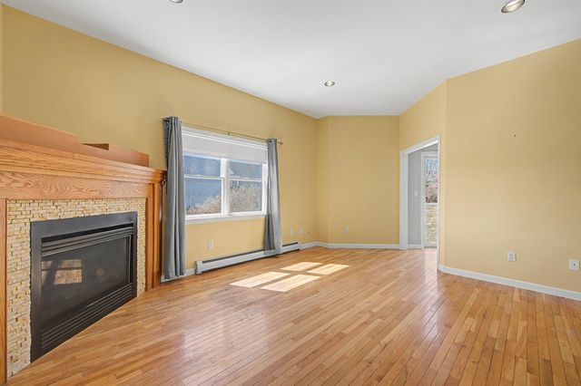 6 General Court 6, Grantham, NH 03753