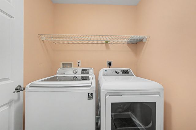 6 General Court 6, Grantham, NH 03753