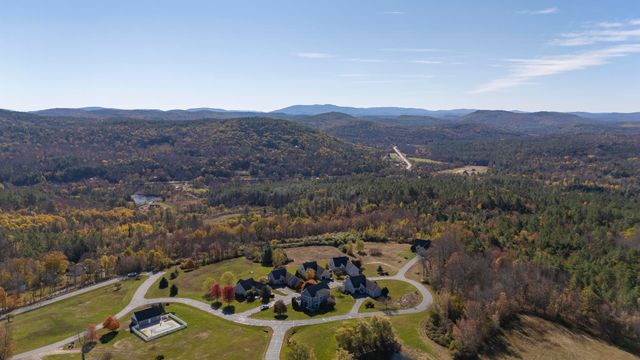 6 General Court 6, Grantham, NH 03753