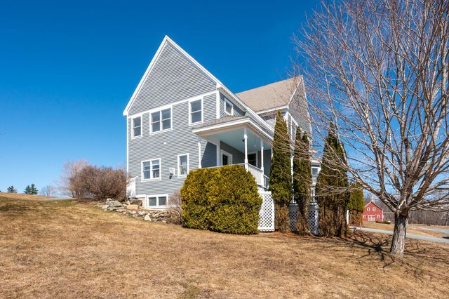 6 General Court 6, Grantham, NH 03753