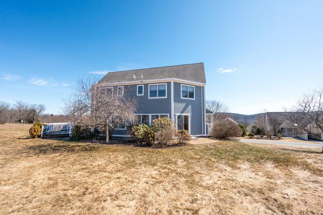 6 General Court 6, Grantham, NH 03753