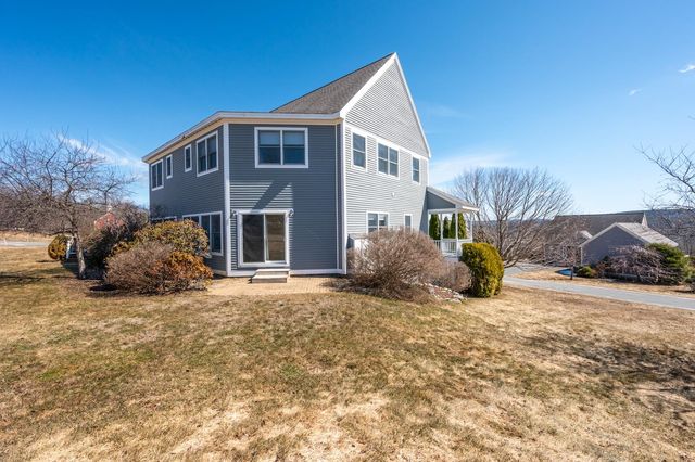 6 General Court 6, Grantham, NH 03753