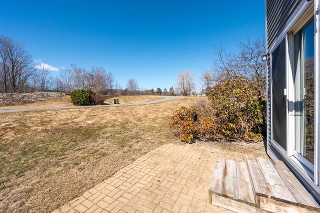 6 General Court 6, Grantham, NH 03753