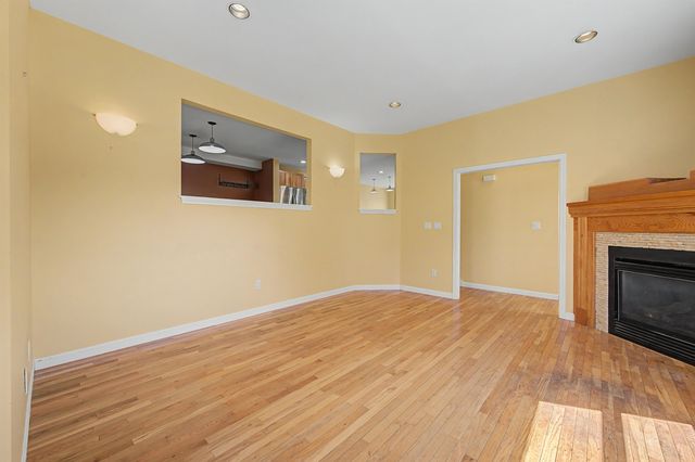 6 General Court 6, Grantham, NH 03753