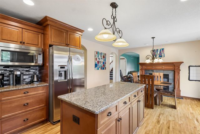 4221 SW Camden Ridge Drive, Ankeny, IA 50023
