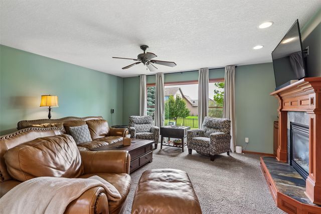 4221 SW Camden Ridge Drive, Ankeny, IA 50023