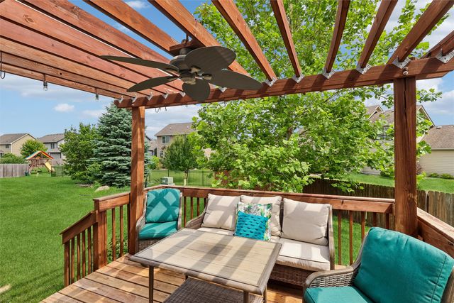 4221 SW Camden Ridge Drive, Ankeny, IA 50023