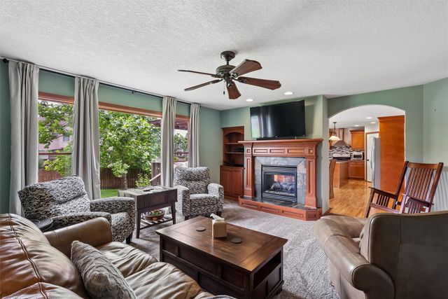 4221 SW Camden Ridge Drive, Ankeny, IA 50023