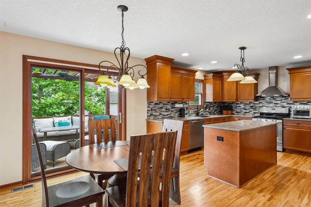 4221 SW Camden Ridge Drive, Ankeny, IA 50023