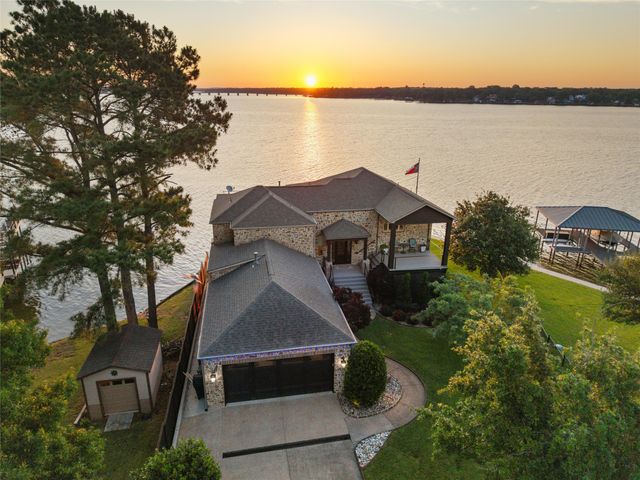 160 Surls Drive, Mabank, TX 75156
