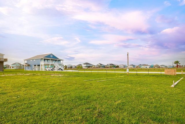 3120 Hwy 87, Crystal Beach, TX 77650