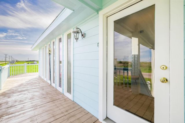 3120 Hwy 87, Crystal Beach, TX 77650