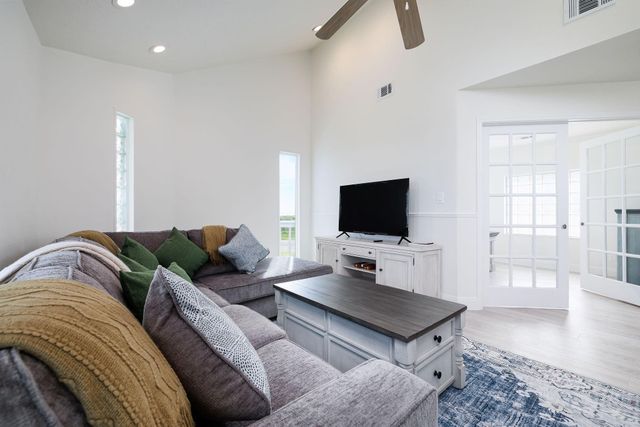 3120 Hwy 87, Crystal Beach, TX 77650