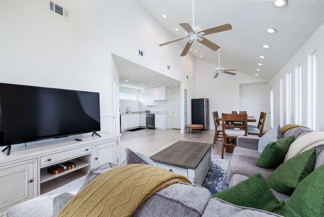 3120 Hwy 87, Crystal Beach, TX 77650