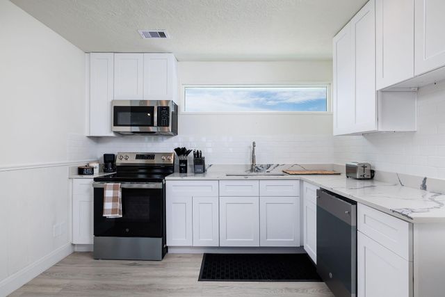 3120 Hwy 87, Crystal Beach, TX 77650