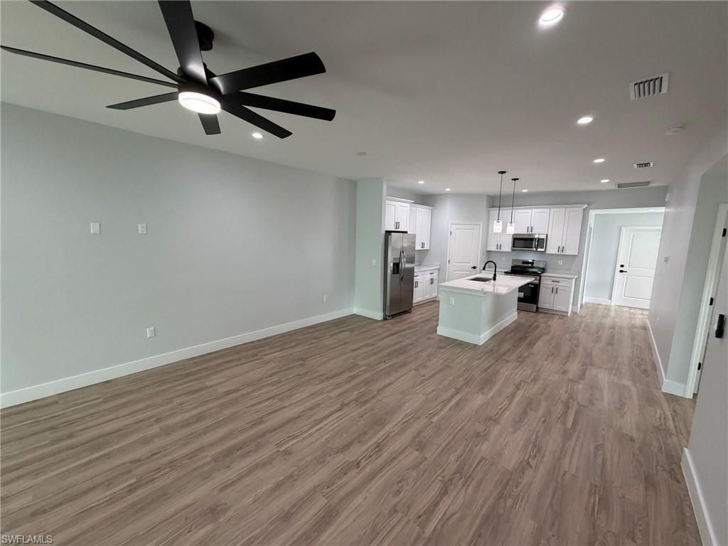 Image 11 of property listing at 1148 SW 47th TER, Cape Coral, FL 33914