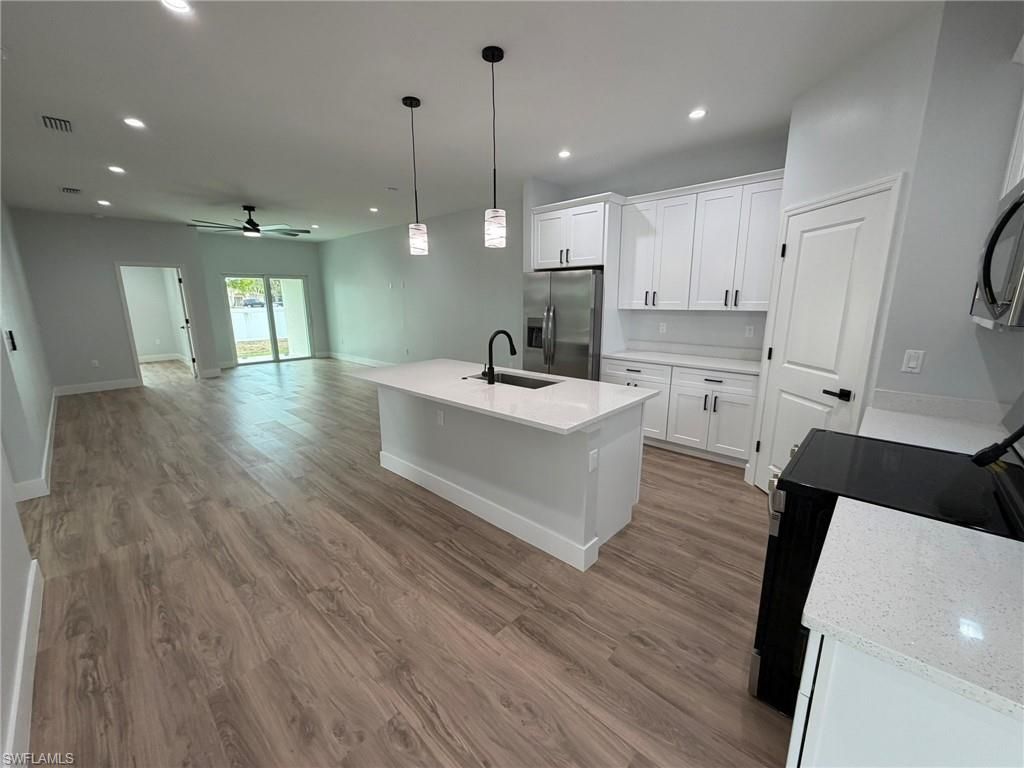 Image 6 of property listing at 1148 SW 47th TER, Cape Coral, FL 33914