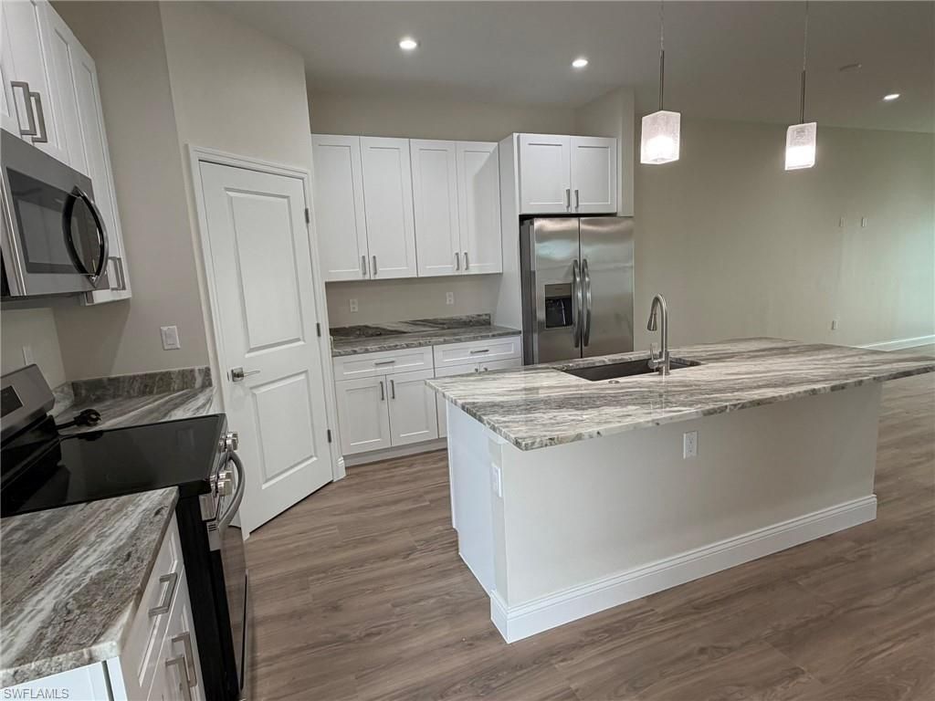 Image 9 of property listing at 1148 SW 47th TER, Cape Coral, FL 33914