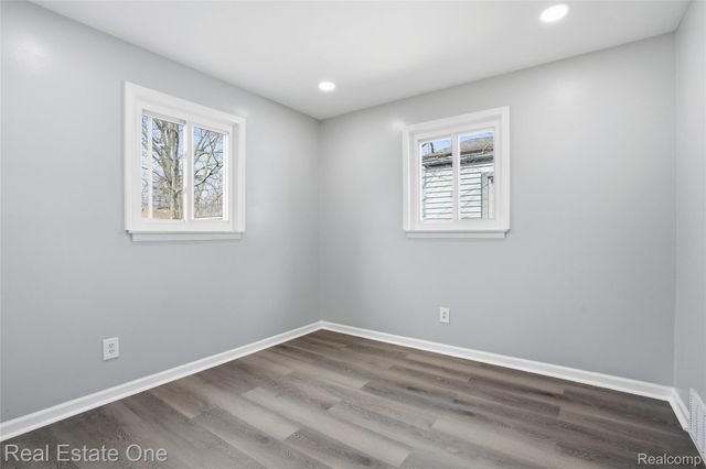 5416 JACKSON Street, Dearborn Heights, MI 48125