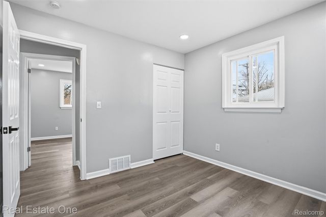 5416 JACKSON Street, Dearborn Heights, MI 48125