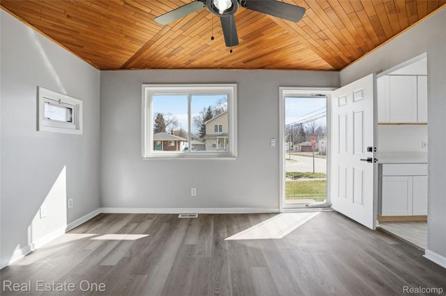 5416 JACKSON Street, Dearborn Heights, MI 48125