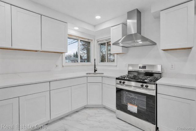 5416 JACKSON Street, Dearborn Heights, MI 48125