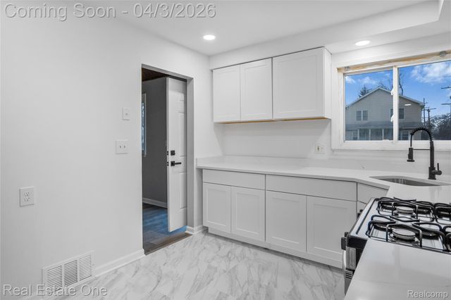 5416 JACKSON Street, Dearborn Heights, MI 48125