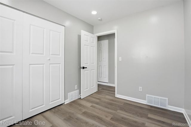 5416 JACKSON Street, Dearborn Heights, MI 48125