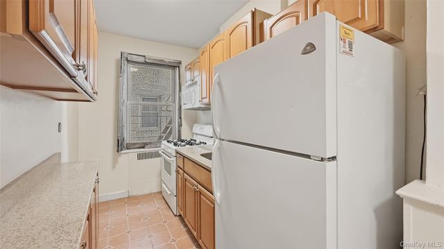2190 Boston Road 3A, Bronx, NY 10462