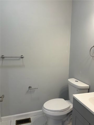 184 Avenue C M4, Woonsocket, RI 02895