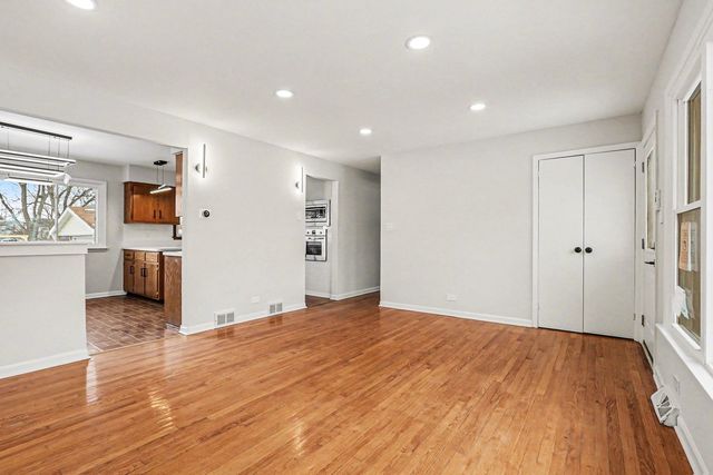 16914 Parkside Avenue, South Holland, IL 60473