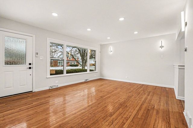 16914 Parkside Avenue, South Holland, IL 60473