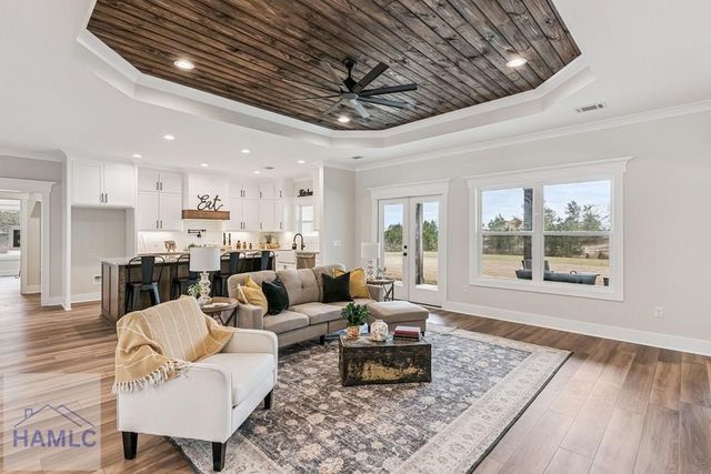 88 Northshore Ave, Jesup, GA 31545