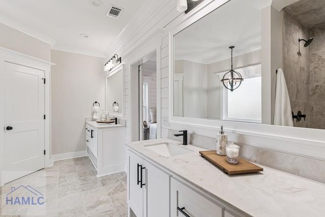 88 Northshore Ave, Jesup, GA 31545