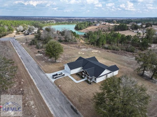 88 Northshore Ave, Jesup, GA 31545