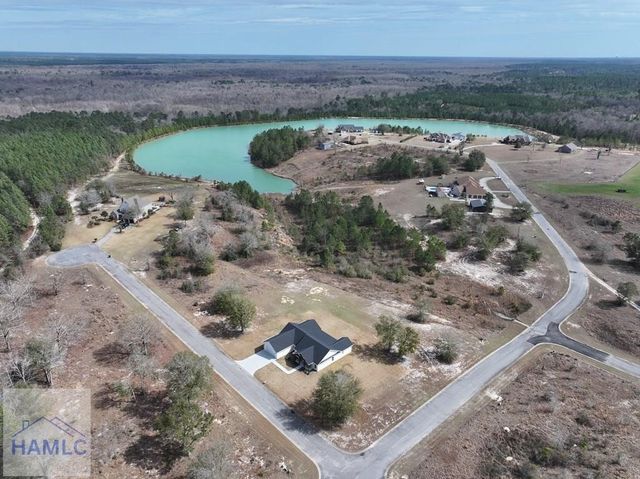 88 Northshore Ave, Jesup, GA 31545