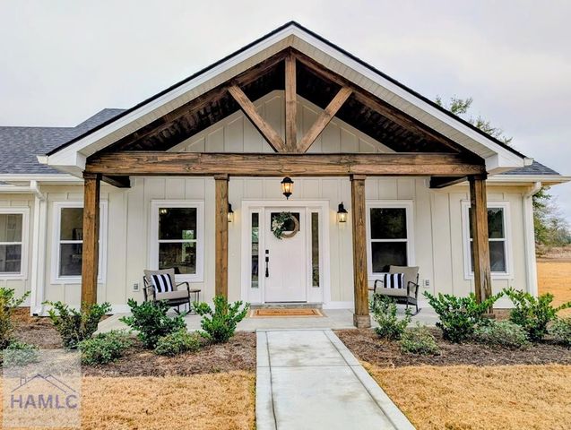 88 Northshore Ave, Jesup, GA 31545