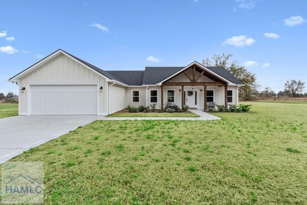 88 Northshore Ave, Jesup, GA 31545